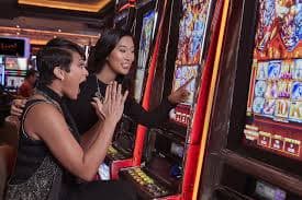 sigmabet77 Teen Patti betting interface with player action buttons